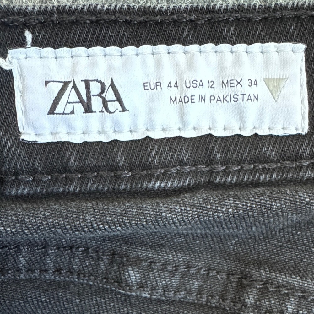 Zara Womens Black High Rise Cropped Flare Raw Hem Jeans Size 12 EUR 44 - Picture 2 of 6